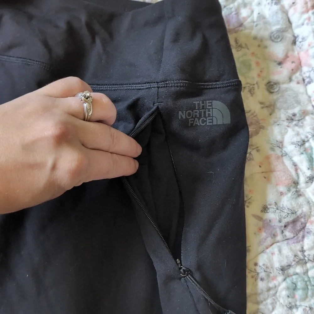 The North Face Women's Black Skort - Picture 4 of 8